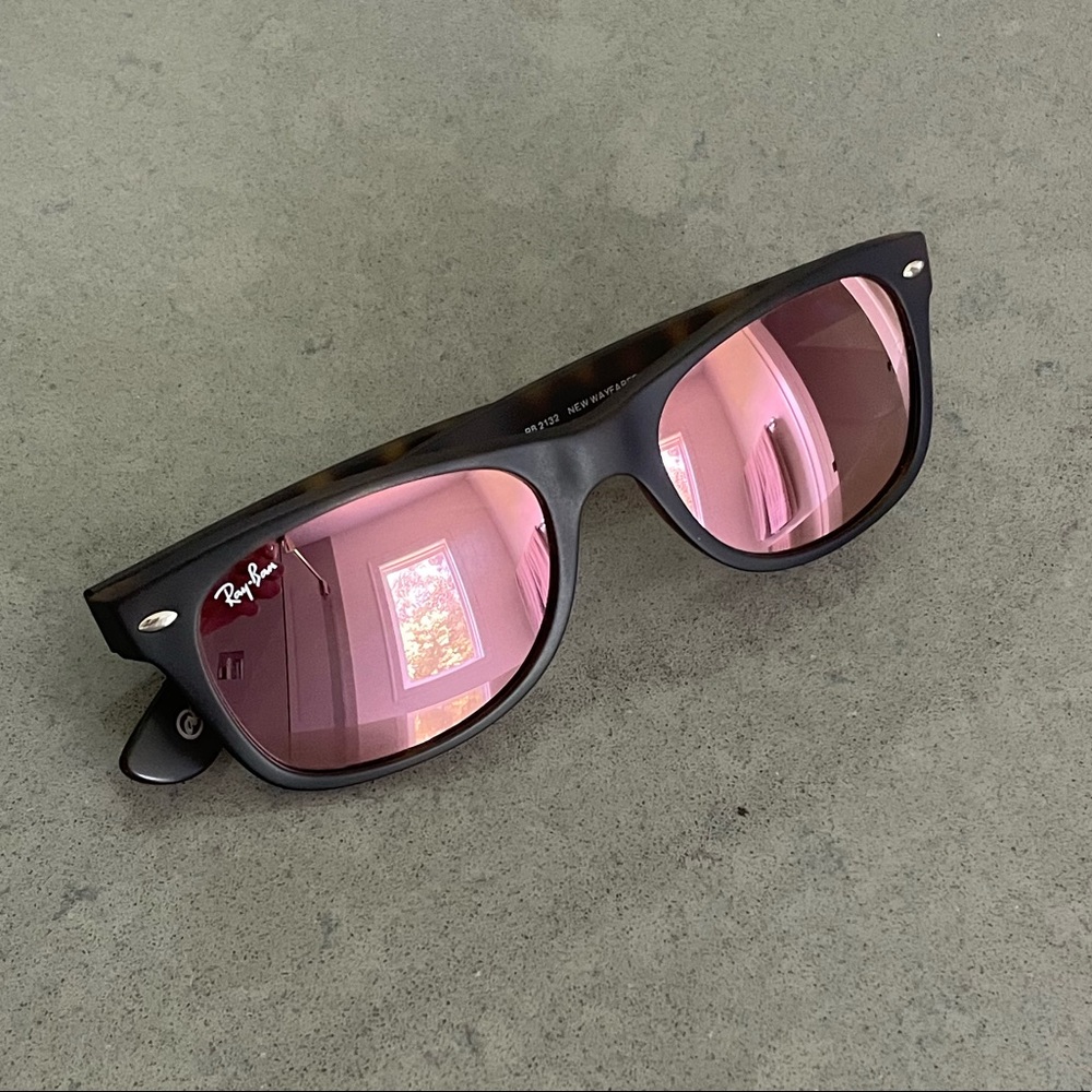 Ray-Ban New Wayfarers RB2132 894/Z2 52-18. Tortoise Copper Flash.